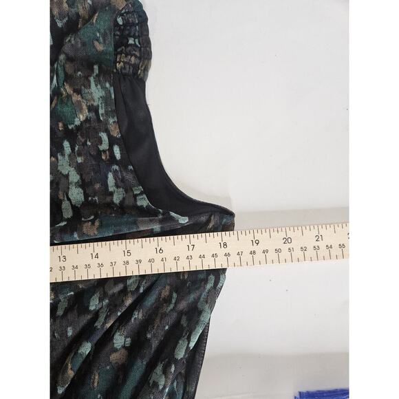 Evereve Jules Mesh Sleeveless Blouse Top Smocked Waist Size M Camo - Picture 5 of 8